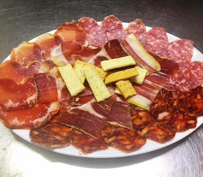 Racion variada de ibericos bocateria los Angeles Cheers